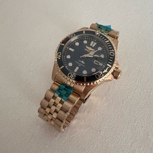 🆕 Invicta Pro Diver Men
Model 30612 - Men's Watch Quartz